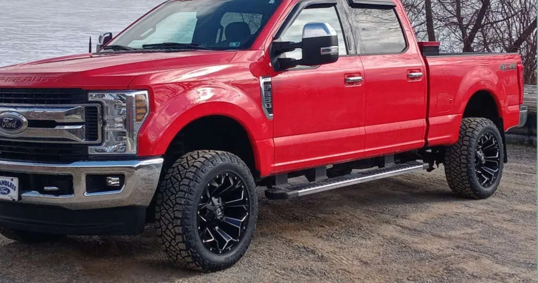 Ford F-250 Super Duty rojo — Bernardo Bros Diesel